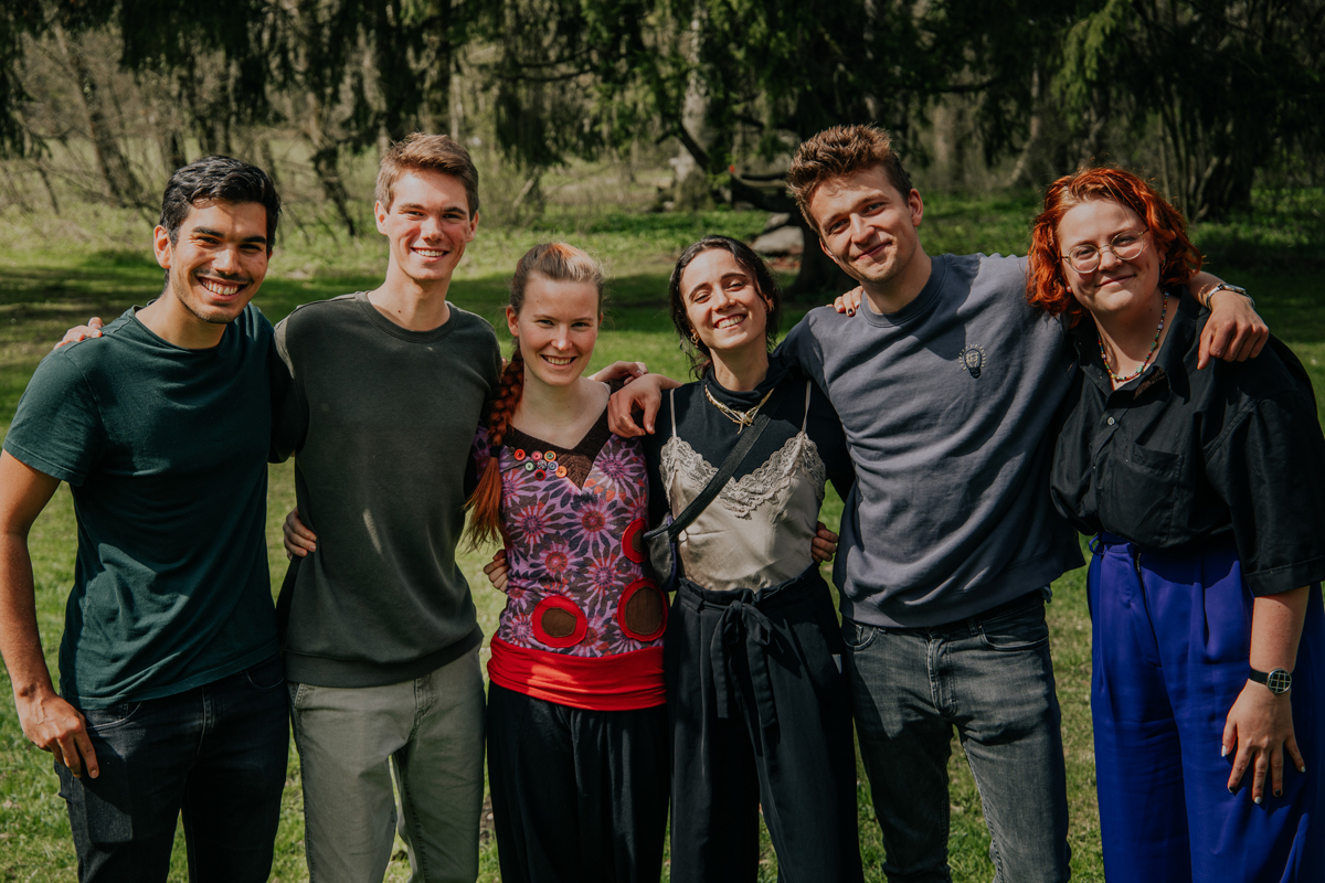 Gruppenfoto des StudentInnen-Komitee bei der Philosophieolympiade 2022